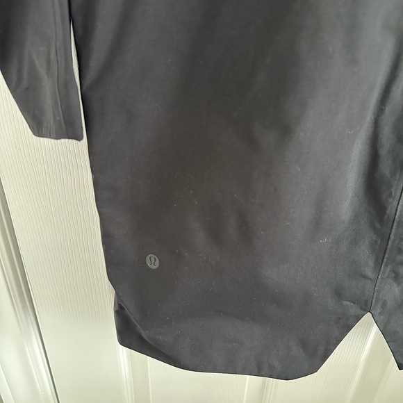Lululemon Rain Jacket - Size 6 - Picture 9 of 13
